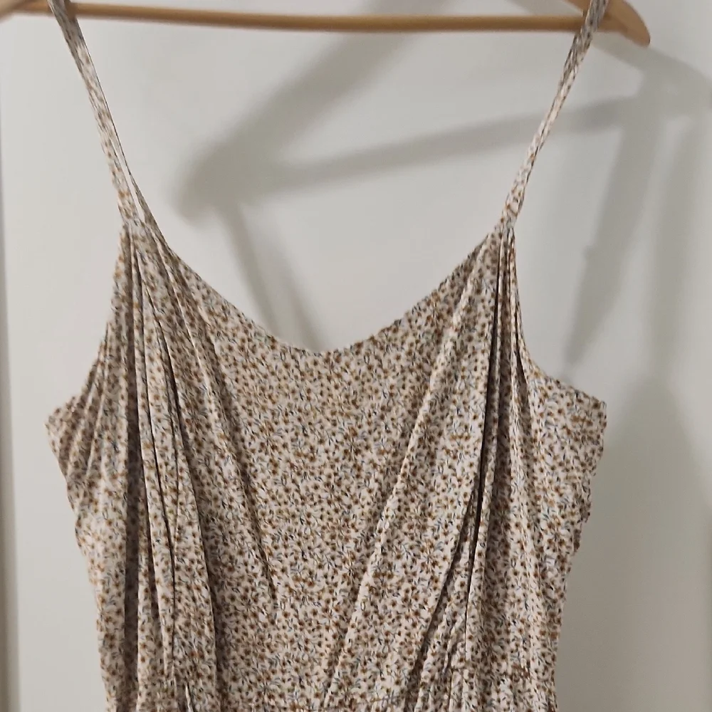 Old Navy Tan Floral Maxi Dress - Picture 3 of 9